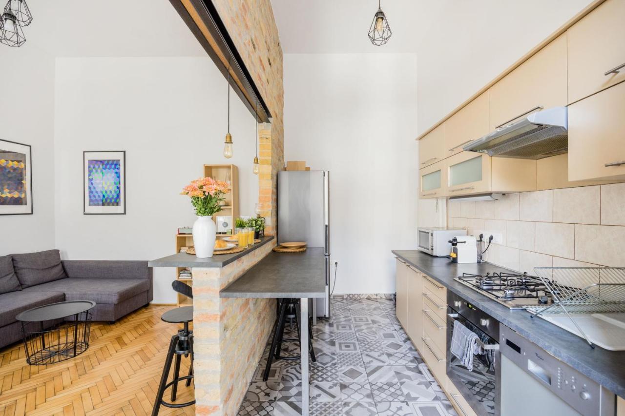 Appartement Live Like A Local At The Rustic Hockey Hut à Budapest Extérieur photo