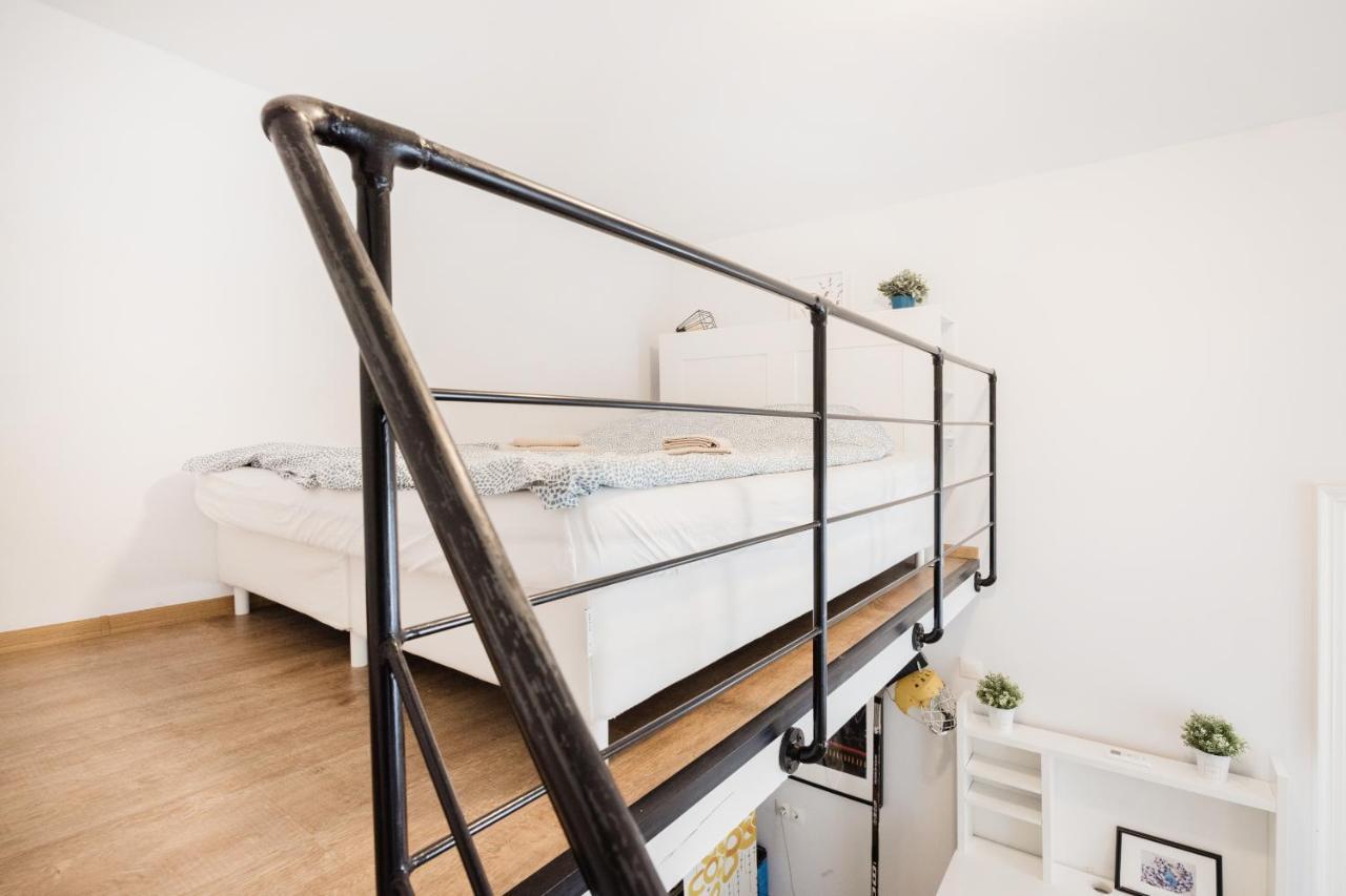 Appartement Live Like A Local At The Rustic Hockey Hut à Budapest Extérieur photo