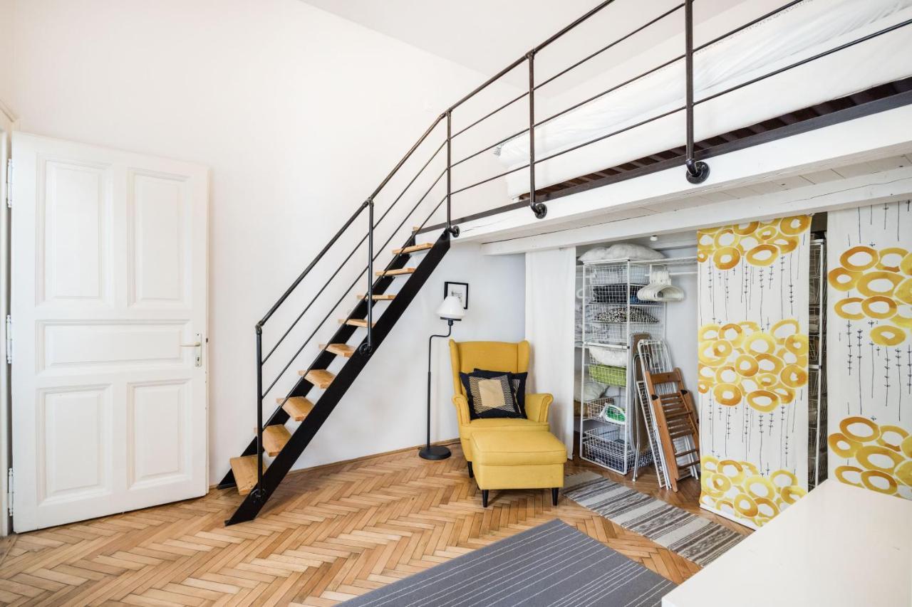 Appartement Live Like A Local At The Rustic Hockey Hut à Budapest Extérieur photo